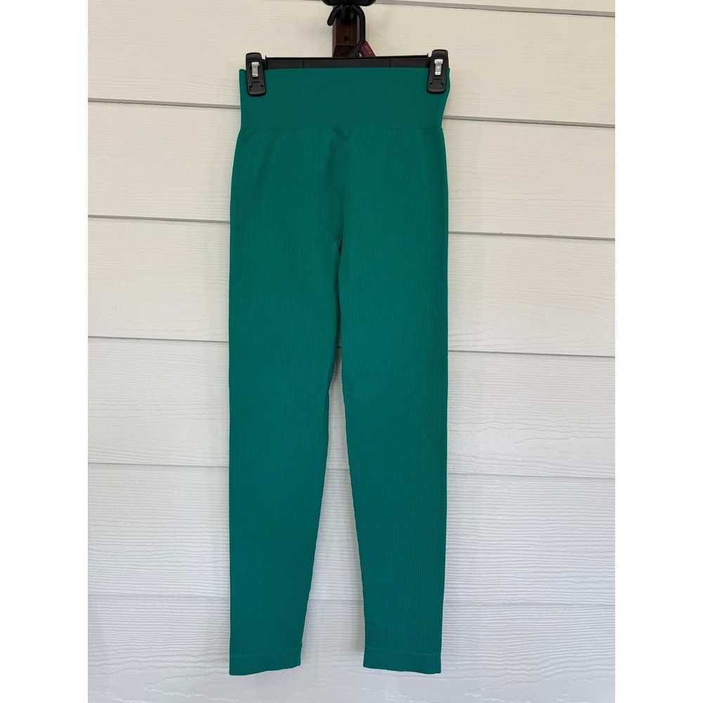 #A- 045- OQQ Women Emerald Green Ribbed High Waisted Seamless Leggings Size M
